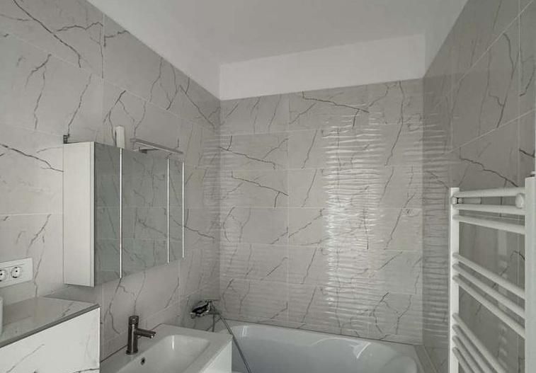 AP. 3 CAMERE BLOC NOU - CENTRALA, BUCATARIE INCHISA,PARCARE INCLUSA, - Poză 8