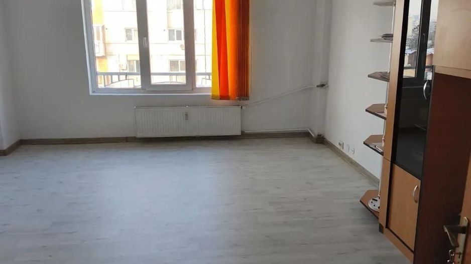Calea Calarasilor - 3 metrou Piata Muncii -3 camere - Poză 1