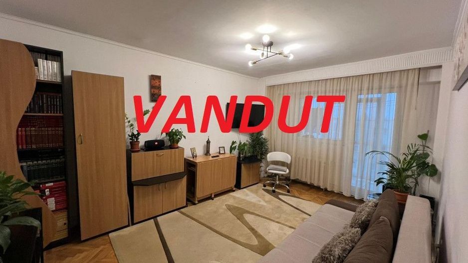 Vanzare apartament 4 camere, Prundu stradal - Poză 1
