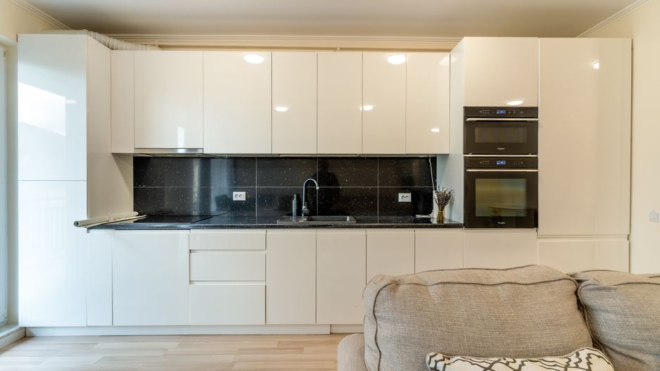 Apartament 2 camere, 55 mp + 2 balcoane, parcare, Aurel Gurghianu - Poză 2