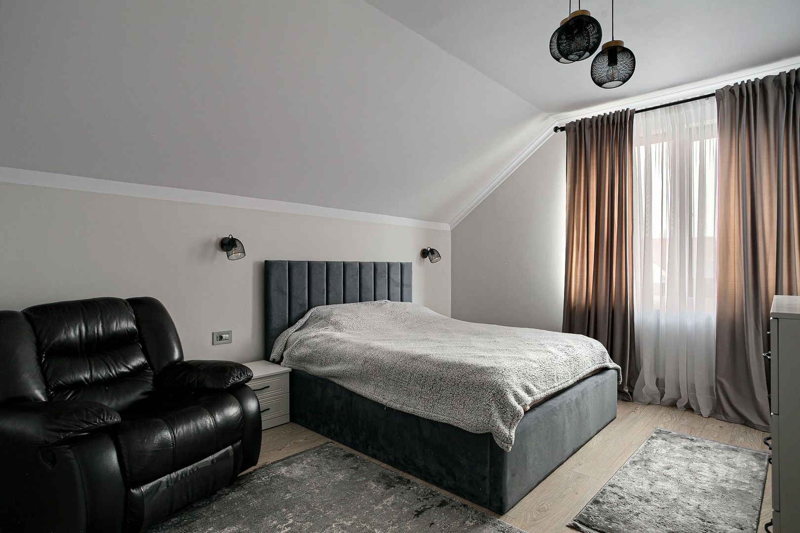 Vilă elegantă de închiriat în Subcetate - Poză 10