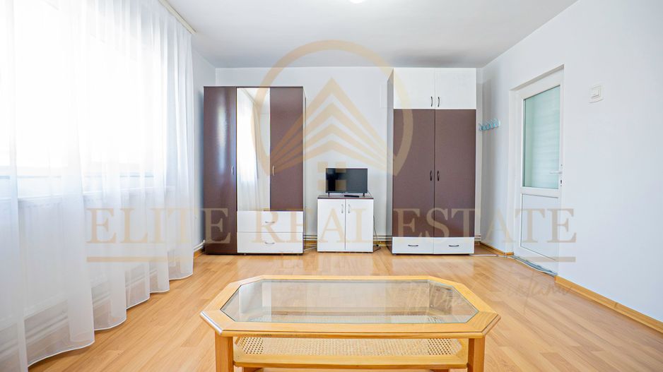 Apartament in vila , Curte  , Garaj - Pod butelii - Poză 2