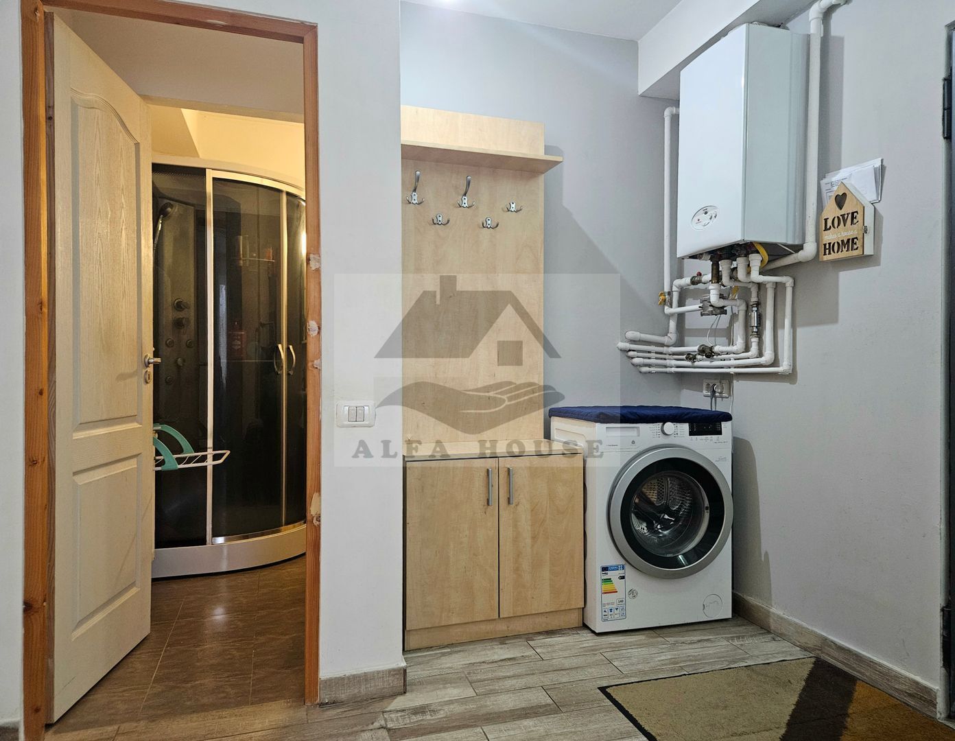 Oportunitate - Apartament cu trei camere in vila, zona Tractorul 70 mp - Poză 6