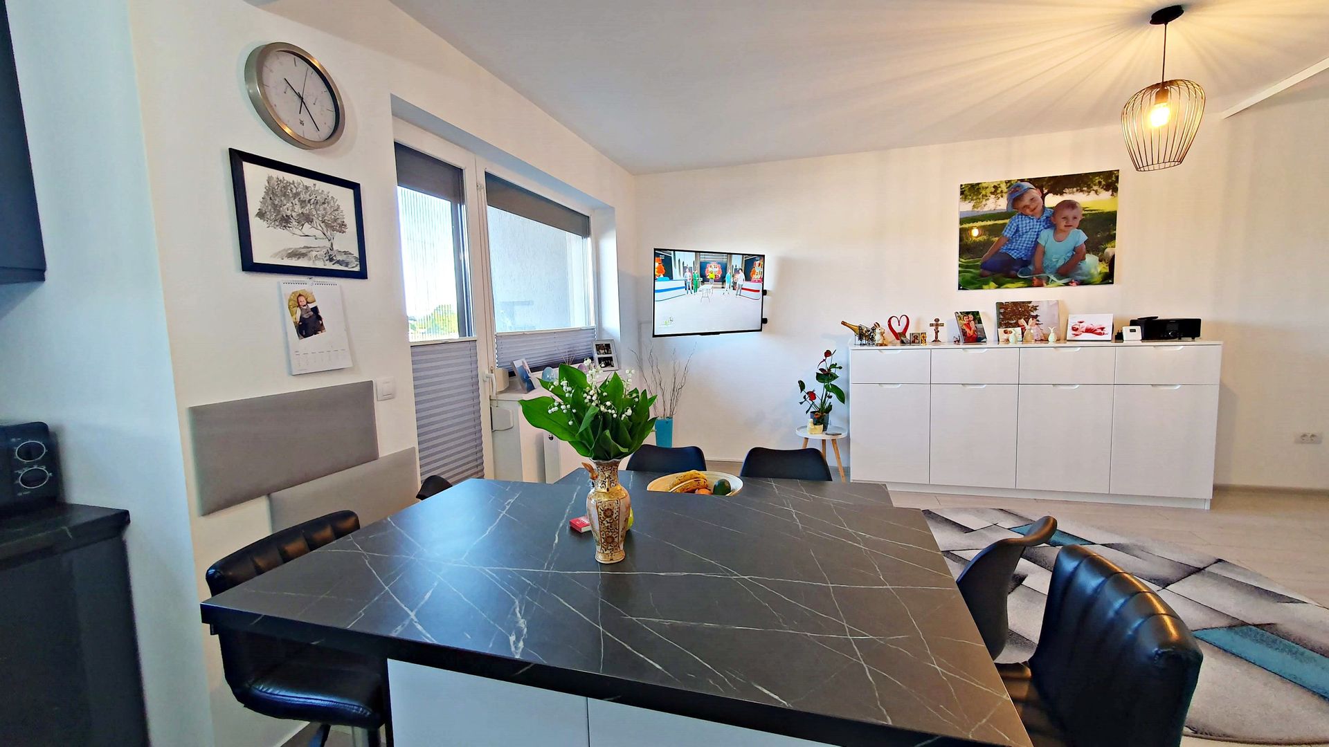 Bloc nou, Tractorul apartament mobilat la parter cu balcon si parcare - Poză 3