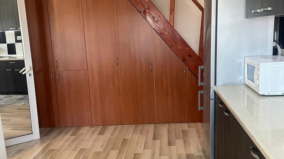 Apartament/mansardă 3 camere,Micro 17,utilat si mobilat - Poză 11