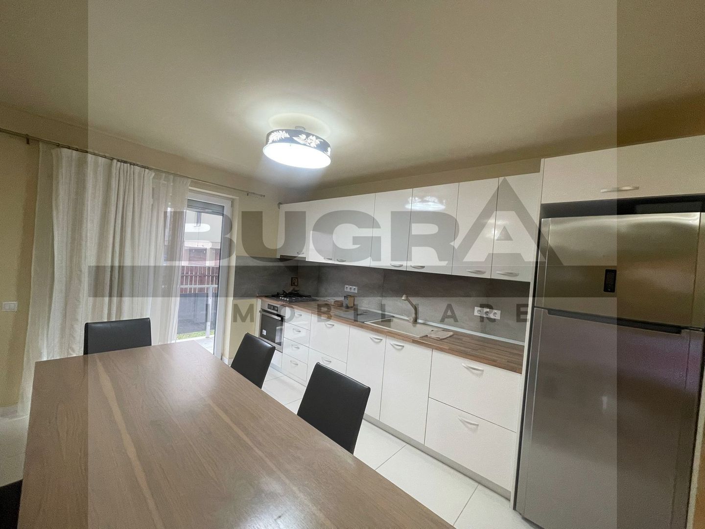 Apartament 4 camere,100mp, curte 120mp, 2 parcari, zona Eugen Ionesco - Poză 3