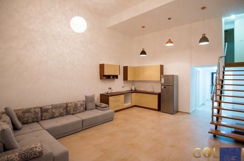 Apartament  B-dul Revolutiei, cladire perioada interbelica, comision 0% - Poză 2