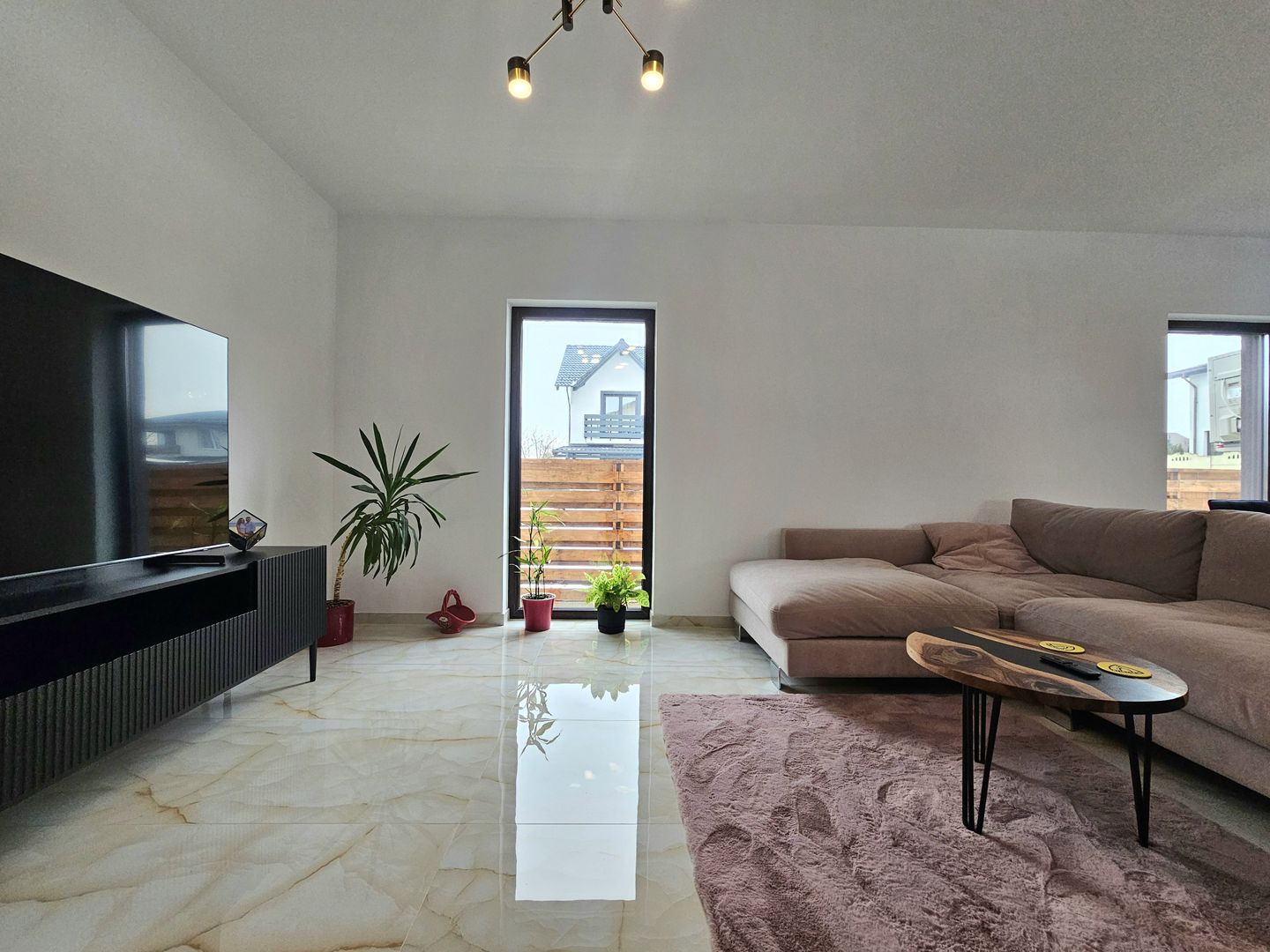 Casa de inchiriat la munte la doar 10 minute de Brasov - Poză 11