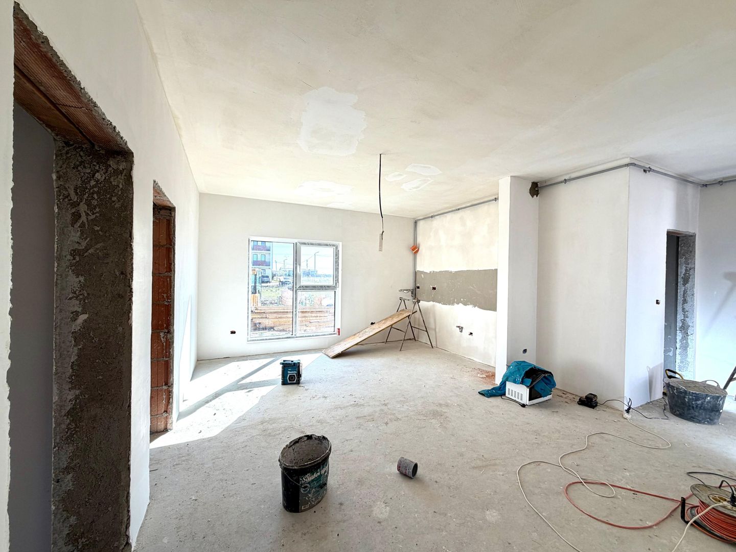 Apartament 3 camere si curte - pozitie excelenta - Giroc - Poză 1