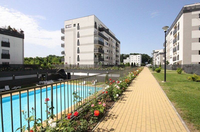 Apartament 4 camere In Natura cu gradina de 110 mp, boxa si 2 parcari - Poză 1