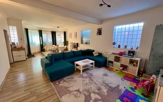 Casa moderna, spațioasa, curte generoasa pe un nivel în Sura Mare - Poză 3