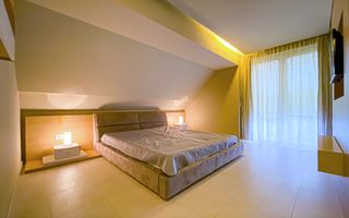 Apartament LUX 4 camere Parcare, zona Campului - Poză 2