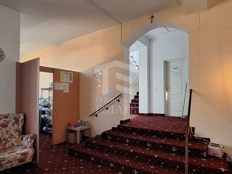 Casă / Vilă cu 8 camere de vânzare - Poză 10