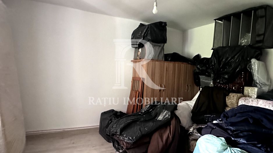 Casa cu anexe si pivniță | Teren intravilan generos | Sannicolau Roman - Poză 10