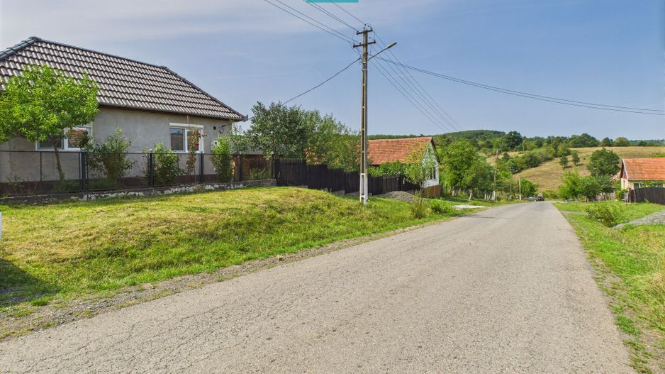 Casă renovată cu teren generos lângă Ususău - Poză 15