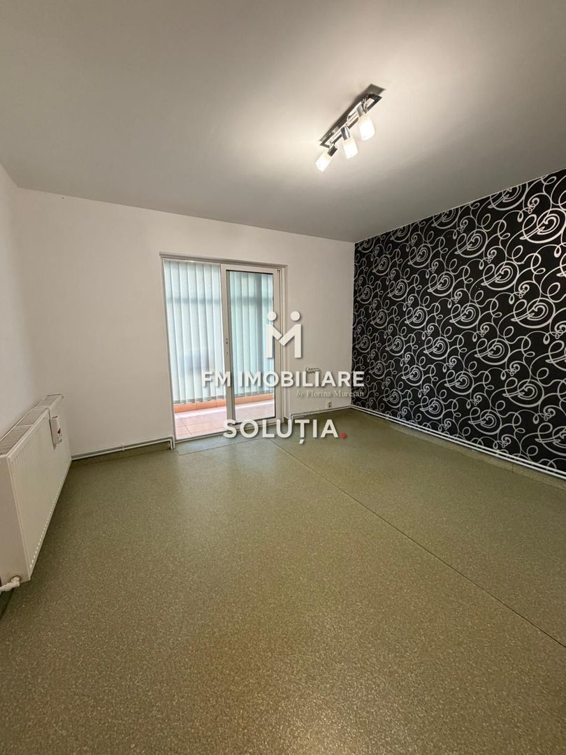 Apartament 3 camere, decomandat, zona Moldovei! - Poză 1