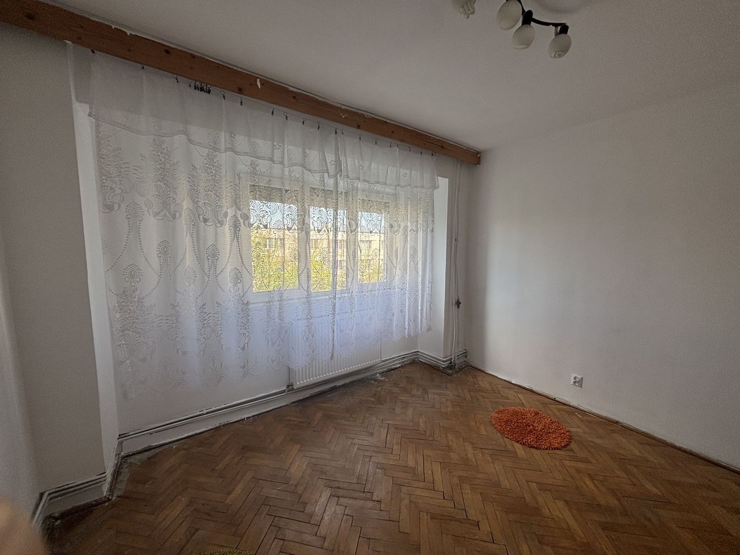 Decomandat si spatios aproape de Spitalul Judetean - Poză 5