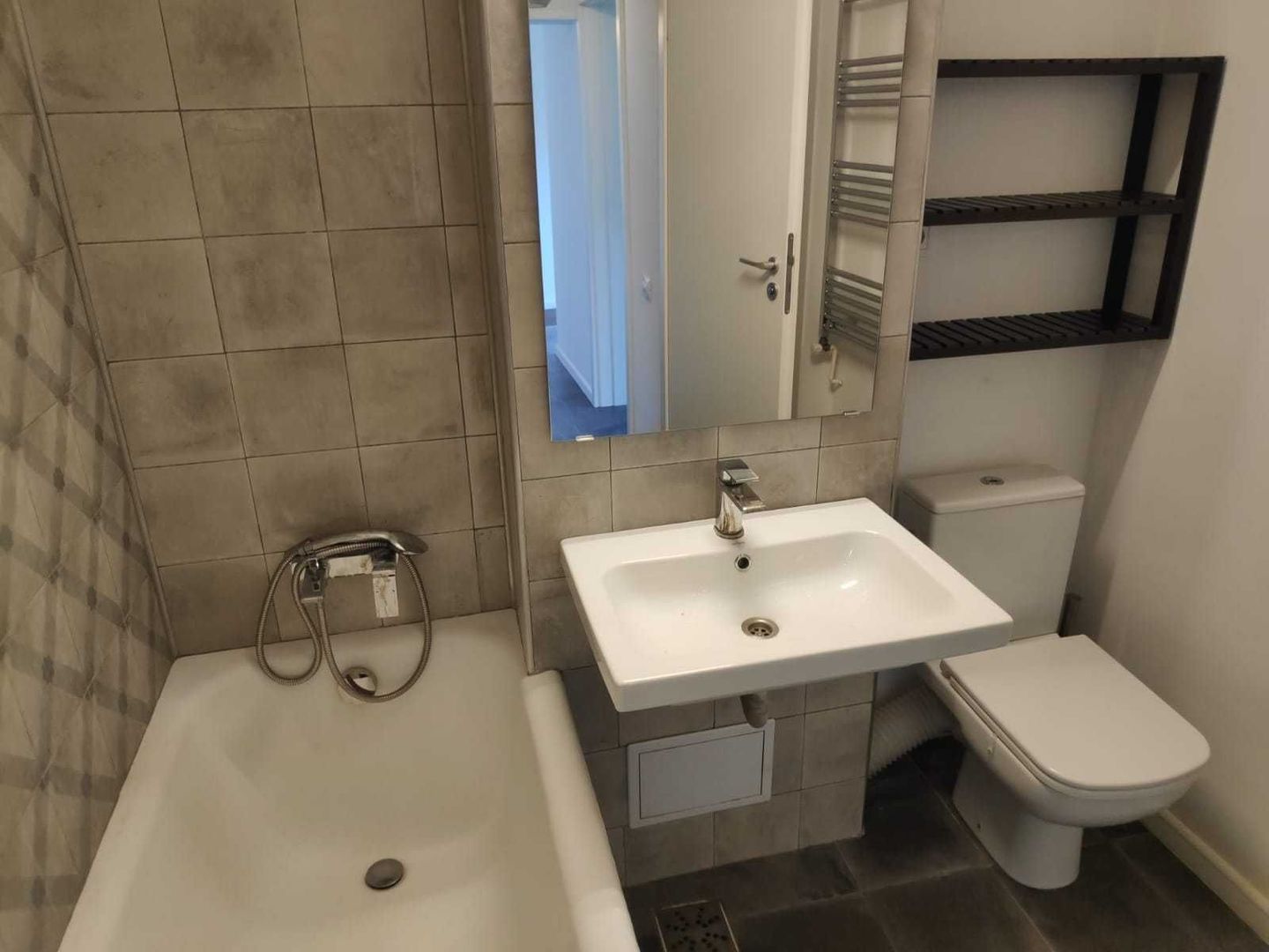 Inchiriez apartament 2 camere, Unirii, mobilat, centrala proprie - Poză 3