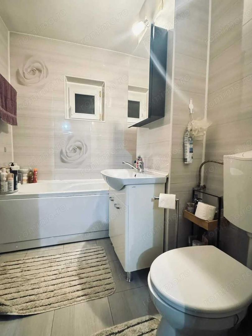 Apartament  3 camere zona Lunei - Poză 5