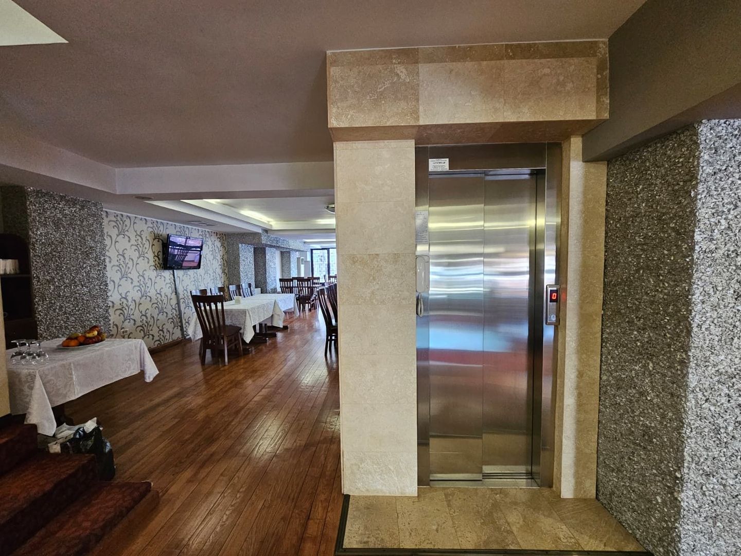 Pensiune cu lift și restaurant – zonă premium Delfinariu/Constanța - Poză 8