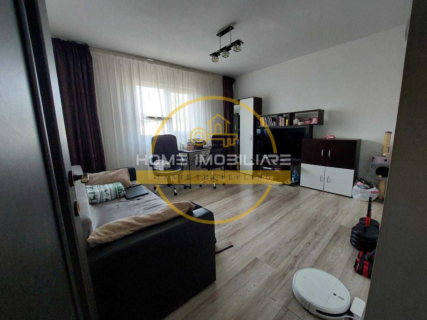 Alexandru Cel Bun Apartament 2 Camere Decomandat Etaj Intermediar Lift - Poză 1