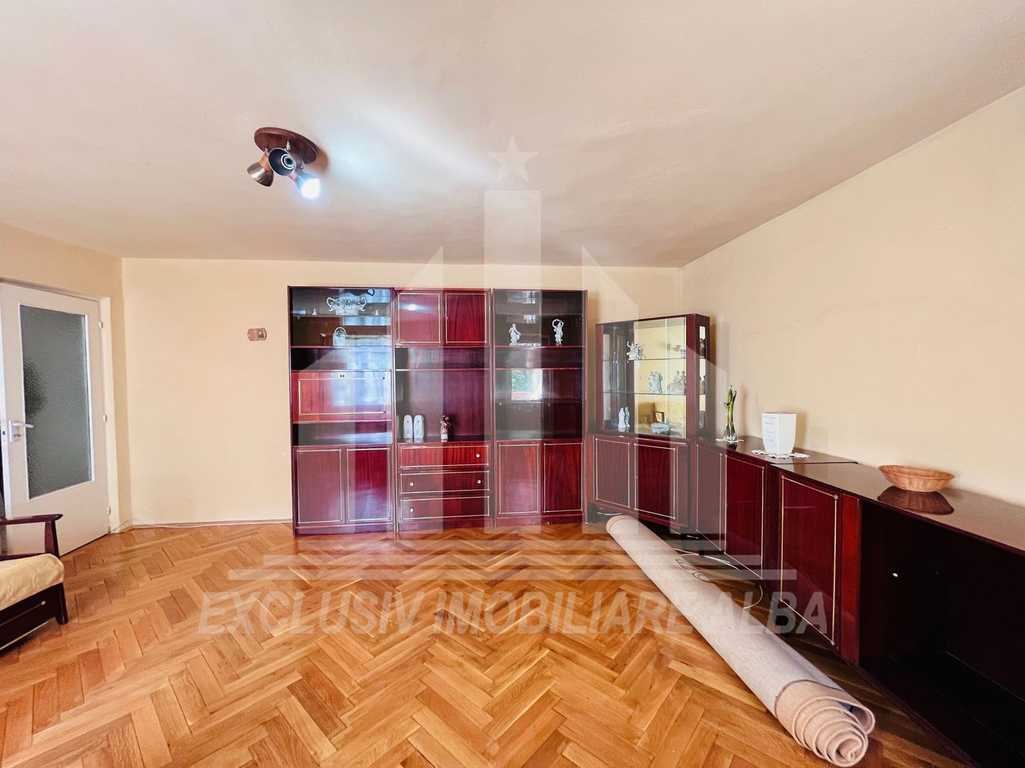 Apartament 3 camere de vanzare, zona Cetate, etaj 1, decomandat - Poză 3