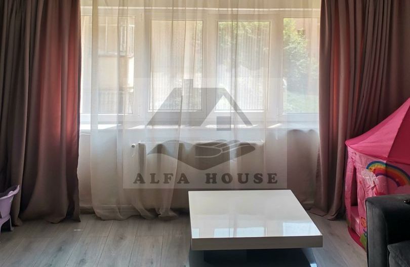 Apartament cu trei camere, zona Racadau 74 mp - parcul Trandafirilor - Poză 1