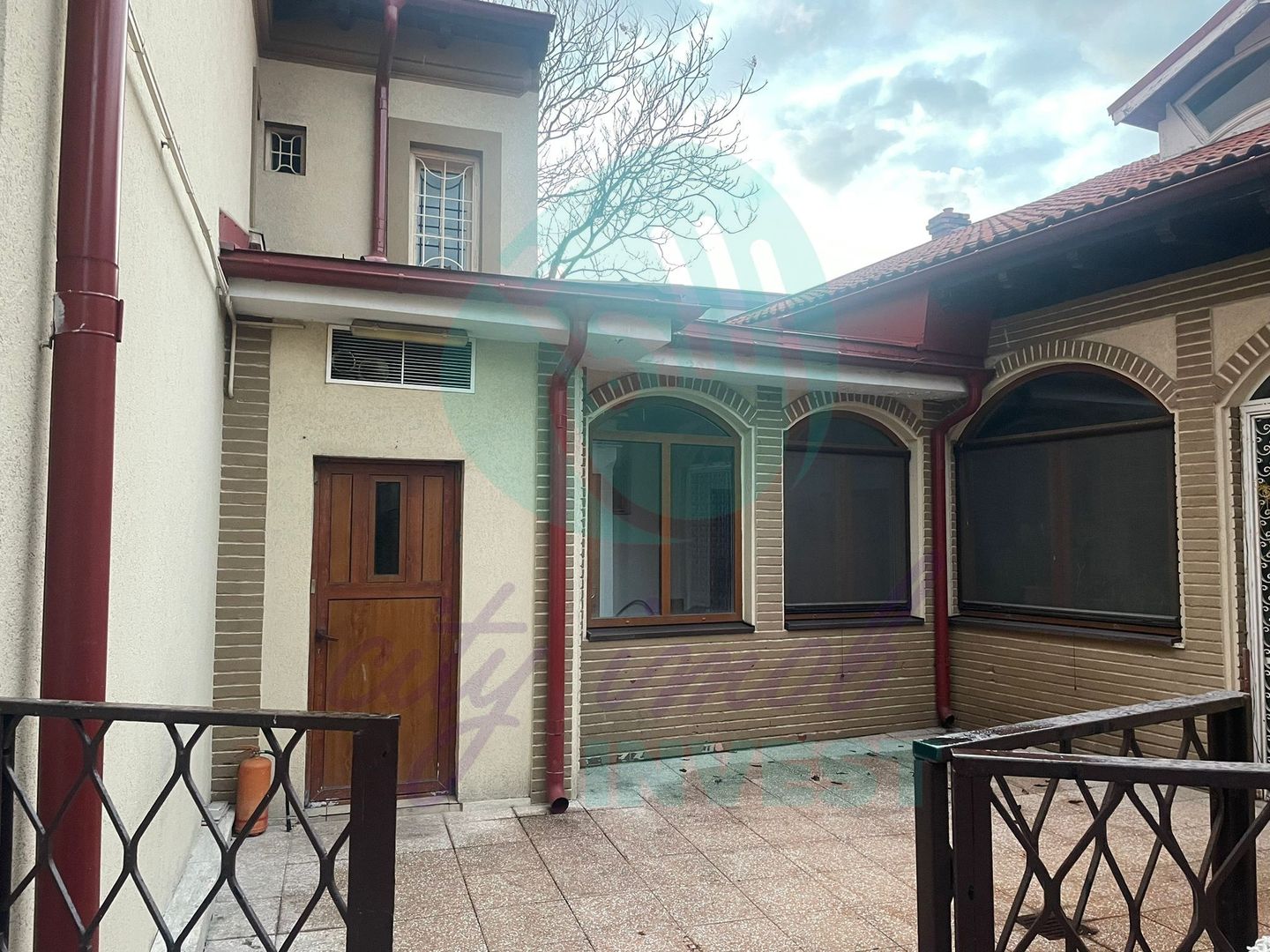 Casa formata din 2 corpuri cu TEREN 433 MP - Poză 7