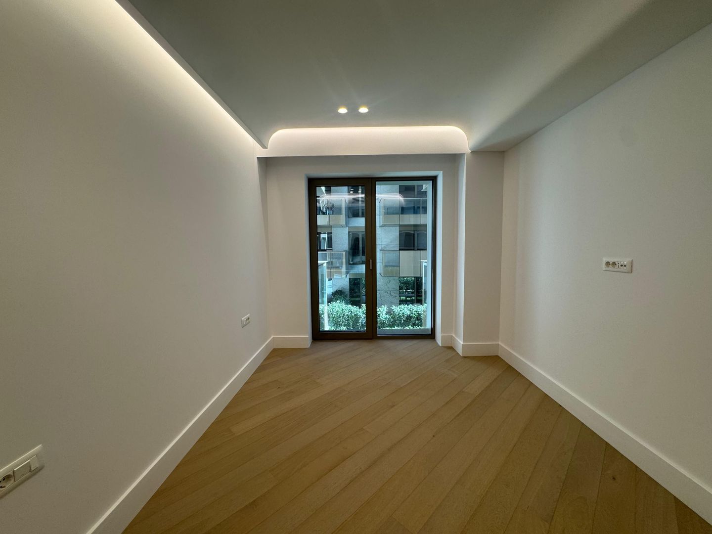 3 CAMERE || CORTINA 126 || EROUIANCU NICOLAE - Poză 3