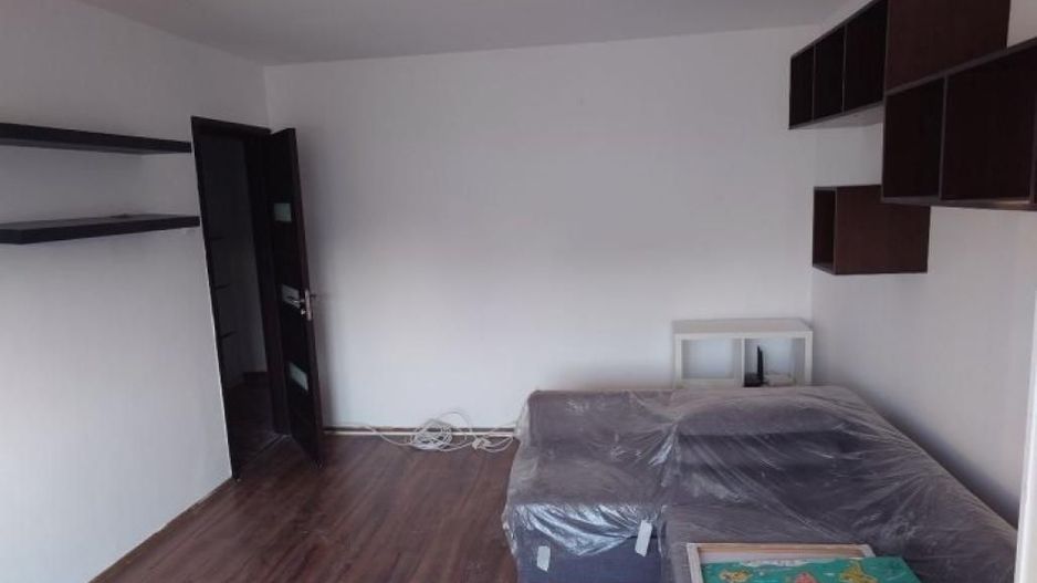 Vanzare Apartament 2 camere, decomandat, boxa, 14 min metrou Dristor - Poză 5