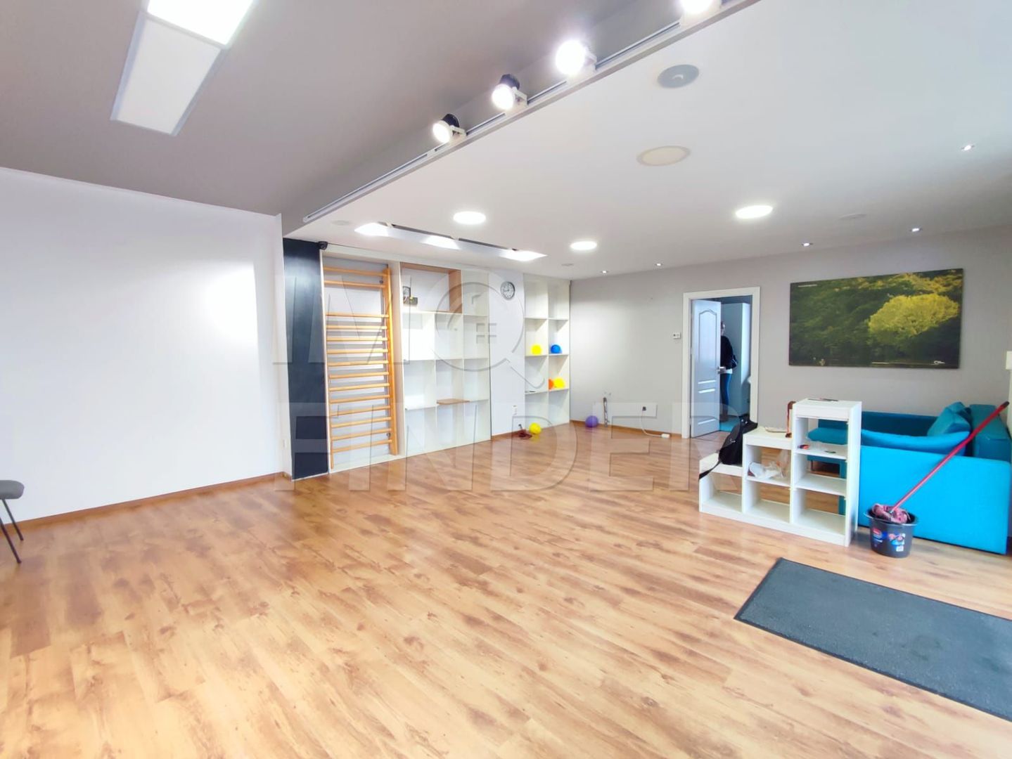 Spatiu comercial cu 2 locuri de Parcare in Buna ZIua - Poză 1