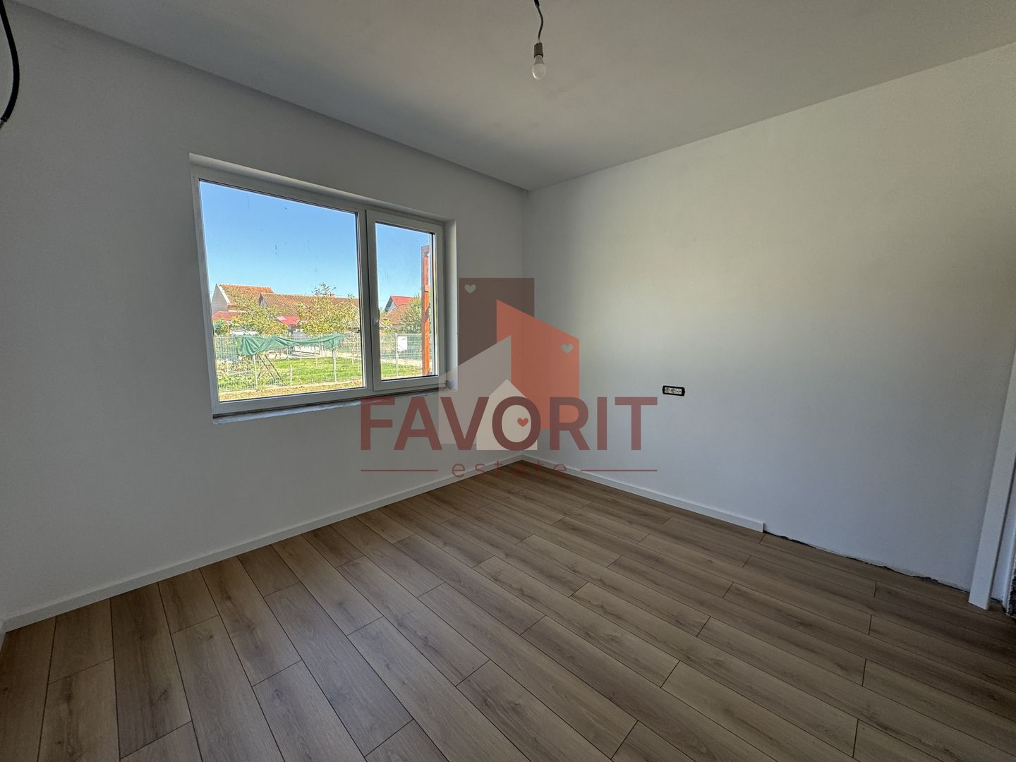 Finisat la cheie. Strada asfaltata. Zona Cora - Poză 3