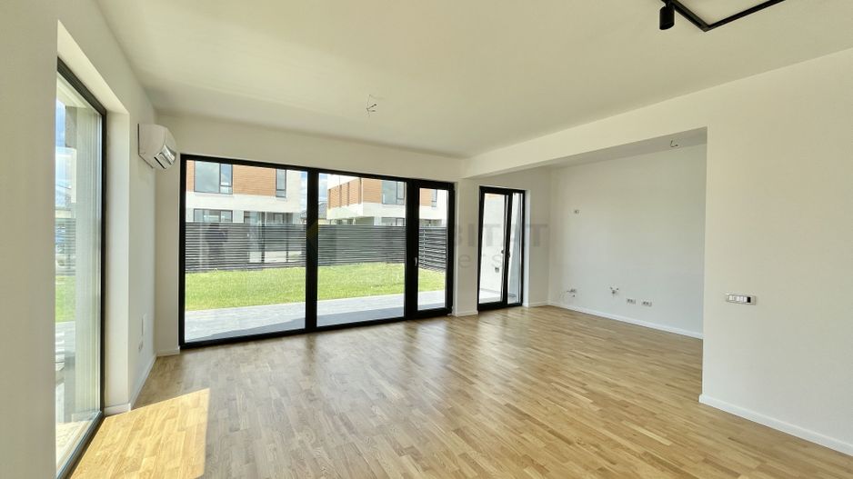 Vila Individuala 5 camere Tunari - Poză 12