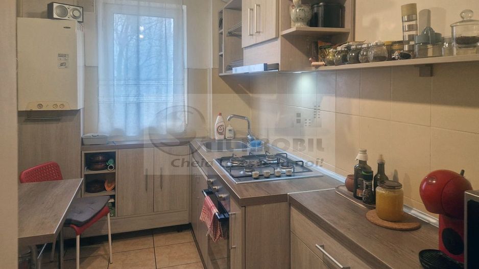 Apartament 3 camere SD, et. 2, Zimbru, mobilat și utilat 95.000 euro - Poză 12