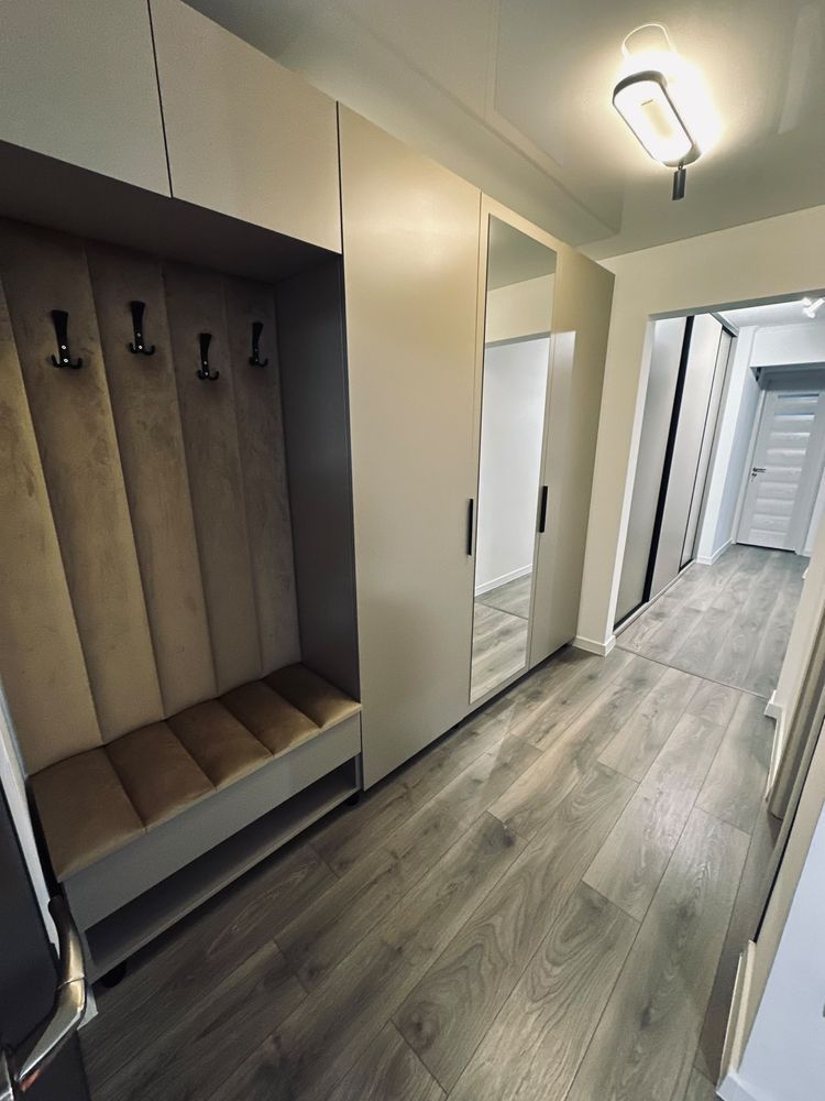 Apartament 3 camere, renovat / mobilat, Poarta 6, Faleza Sud - Poză 2