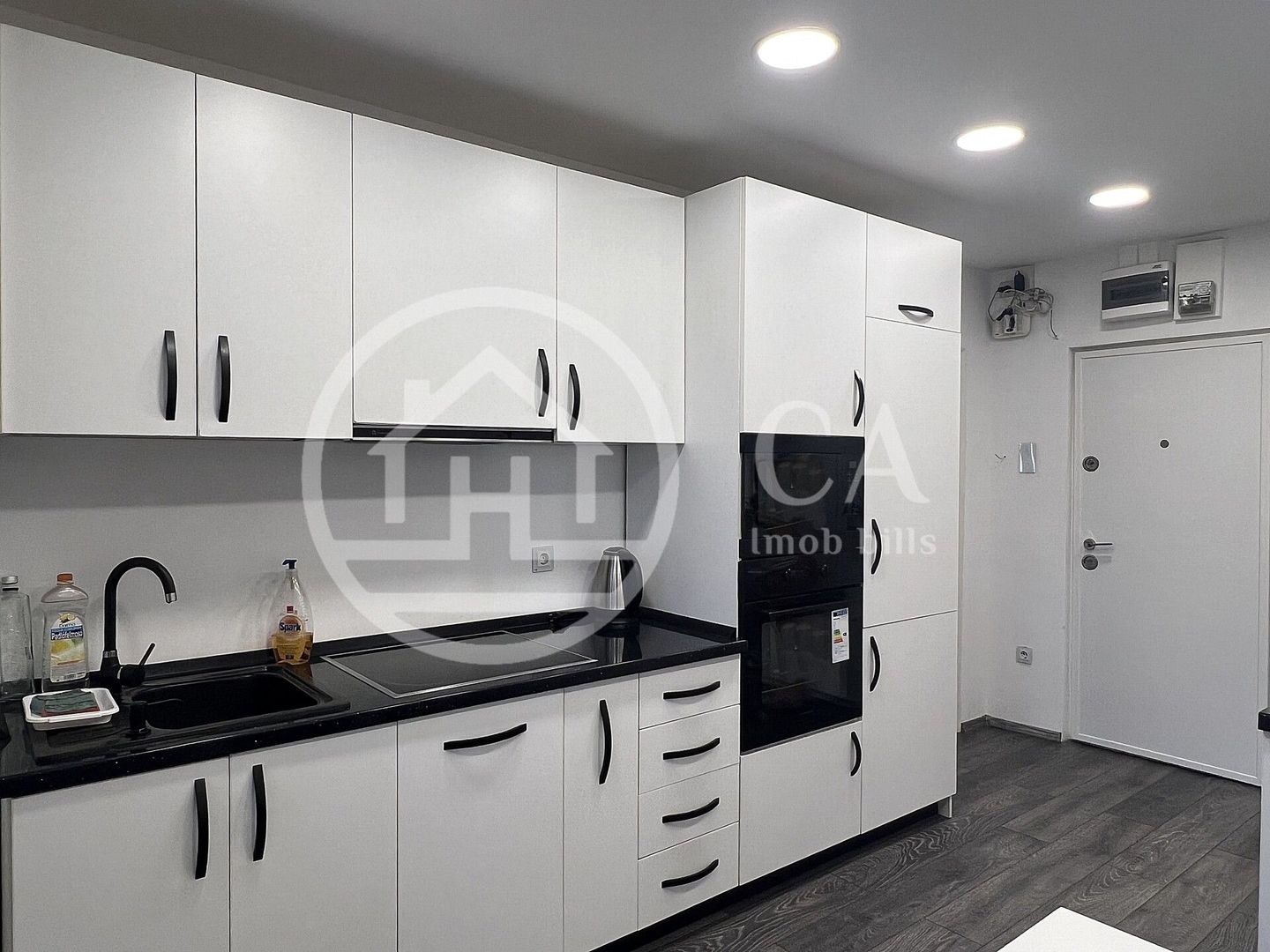 Apartament cu 2 camere de vanzare Rogerius Oradea - Poză 2