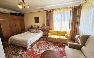 Casa situata in imediata apropiere a Cetatii - Poză 10