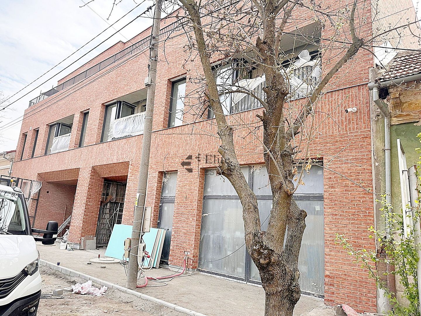 Spatiu comercial nou ultracentral in Oradea - Poză 2