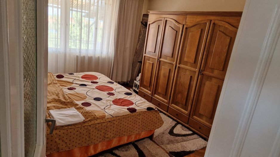 Casa 4 +1 camere de vanzare in Marghita, Bihor - Poză 2