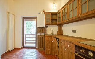 Închiriez casă în Centrul Brasovului/ curte privata - Poză 10