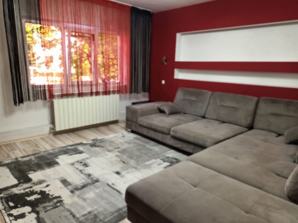 Vand apartament 3 camere - Poză 1