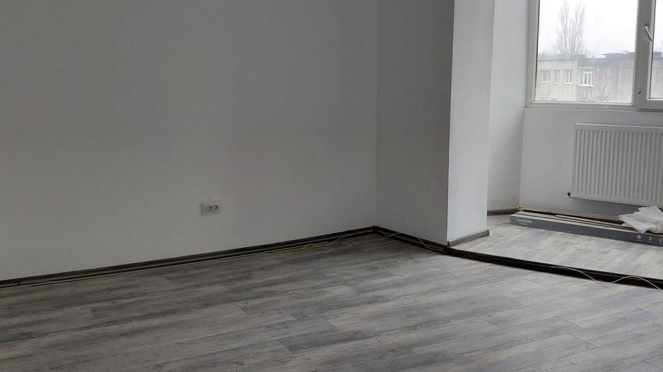 🏡 Apartament 2 camere  dec | Micro 13 | Etaj 4/5 | 55 mp totali ,liber - Poză 2
