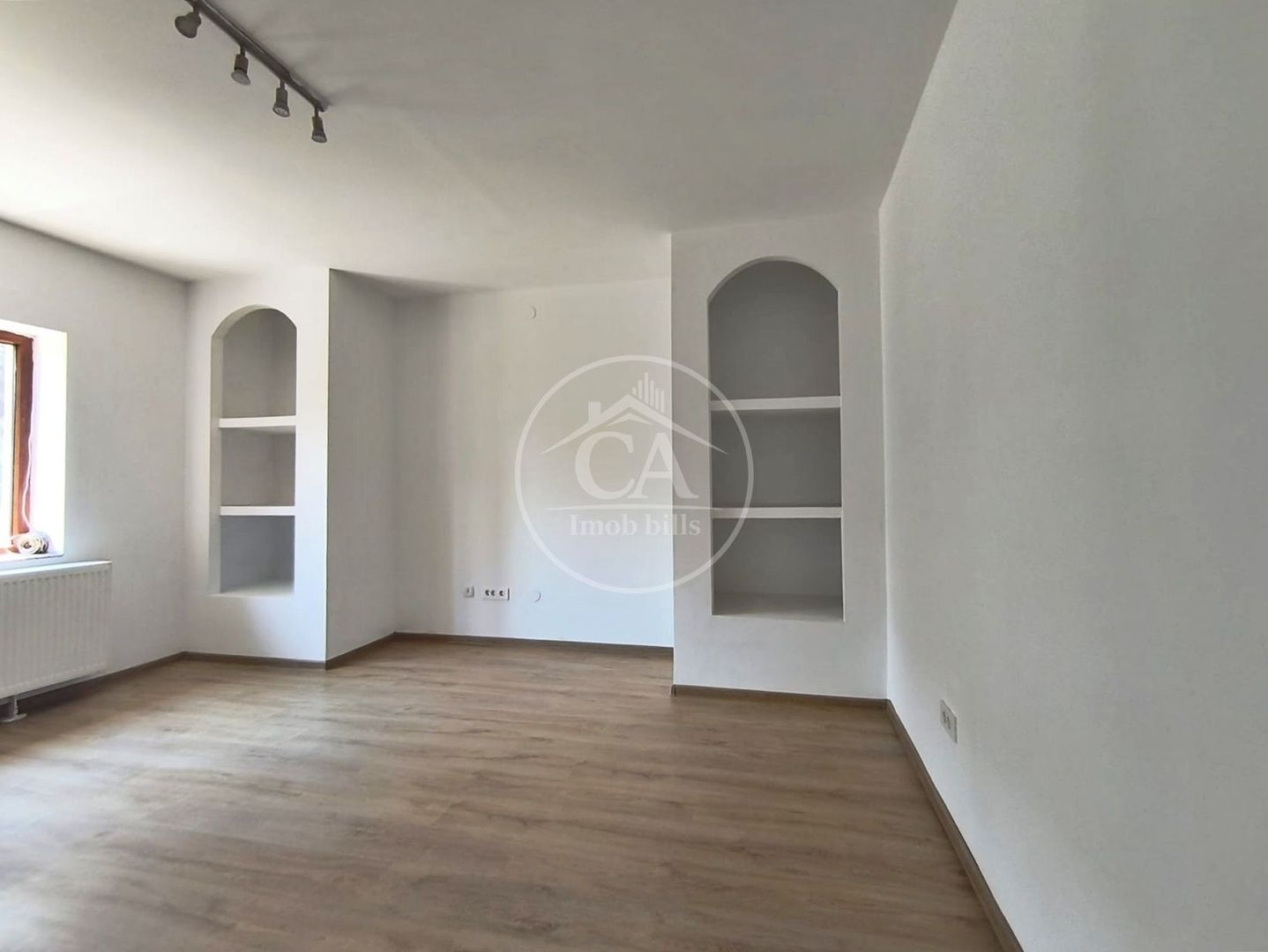 Apartament cu 2 camere la curte comuna de vanzare Ultracentral, Oradea - Poză 4