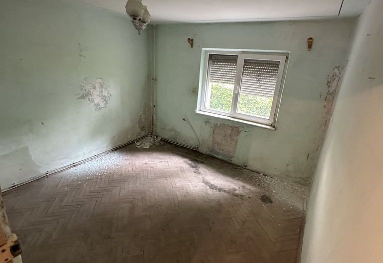 Apartament de renovat cu 2 camere, 50 mpu, parter, Cetate, Alba Iulia - Poză 4
