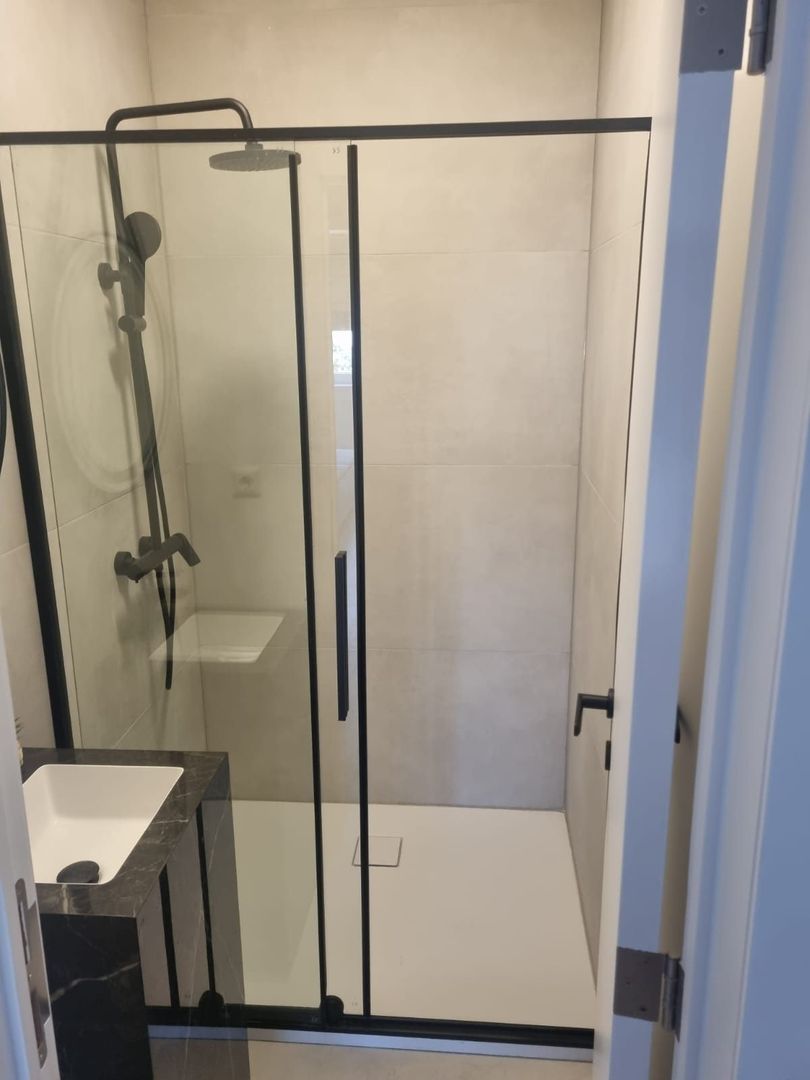 BRASADAS vinde ap 3 cam 4/4 CENTRAL 110mp RENOVAT cu garaj. - Poză 3