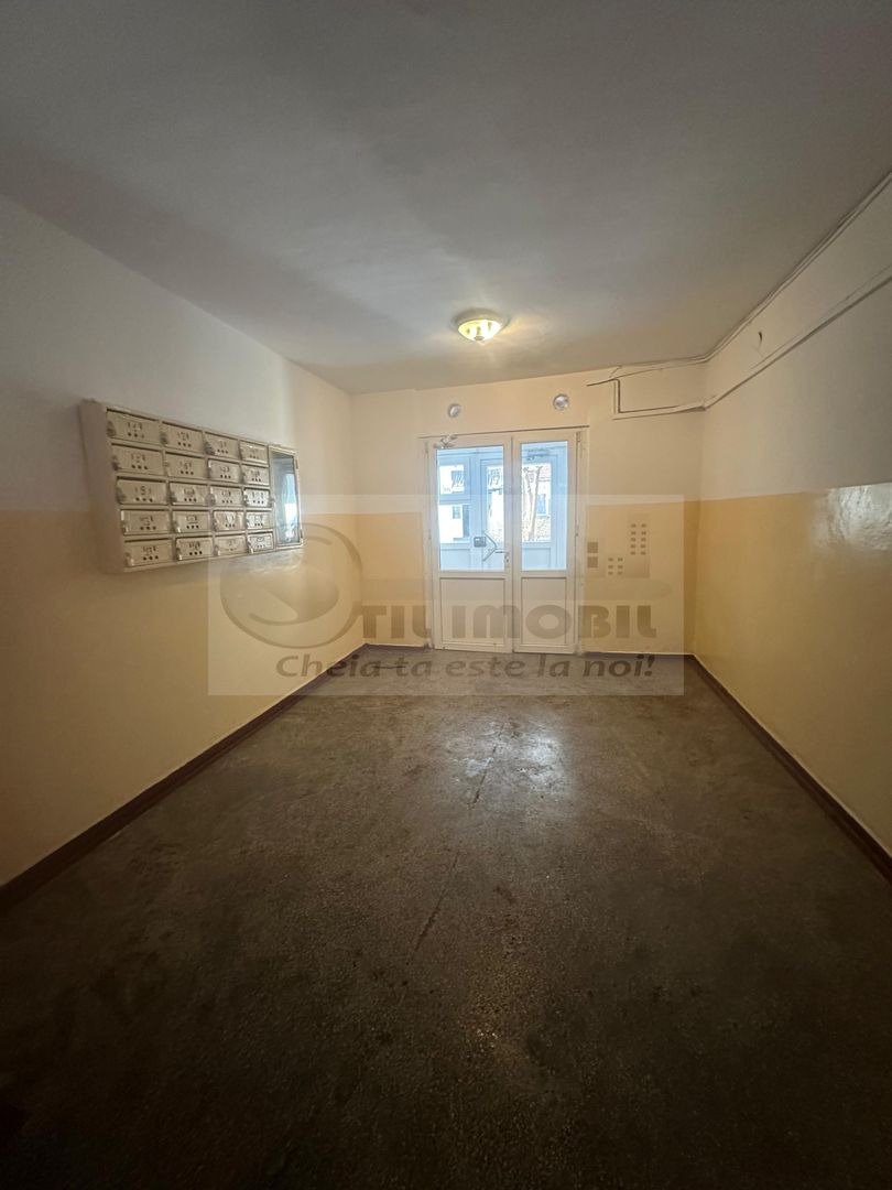 APARTAMENT 3 CAMERE DECOMANDAT FRUMOASA  NICOLINA  135000 EURO - Poză 4