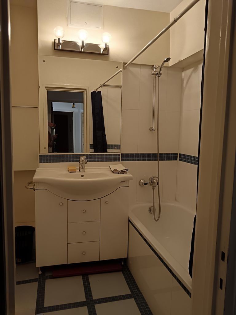 Apartament elegant I Piață Universitatii I 106 MP I 5 minute Metrou - Poză 9