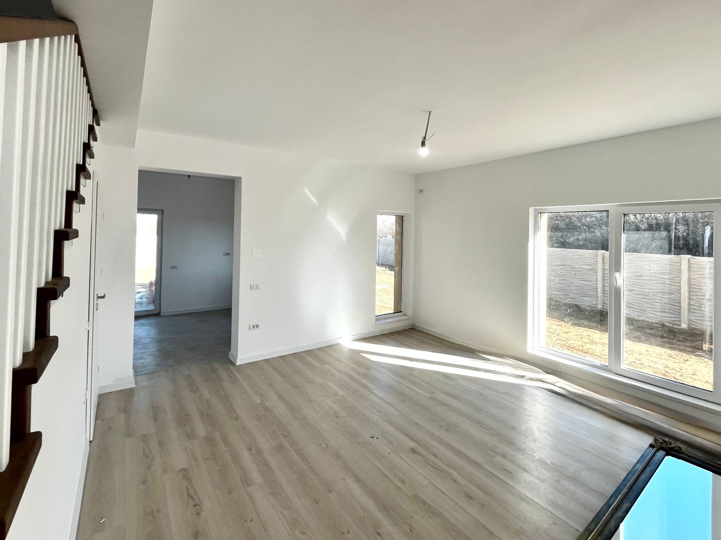 Duplex modern, separat prin camera tehnica, in Ghiroda - zona Primărie - Poză 1