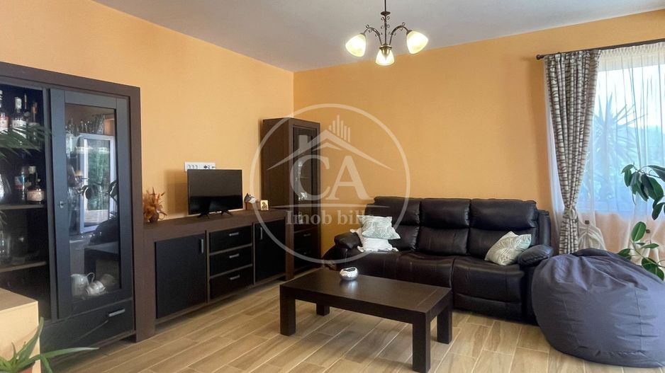 Casa de vanzare cu 4 camere in Oșorhei, Bihor - Poză 2