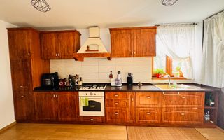 DE VANZARE CASA INDIVIDUALA 300 MP | 700 MP CURTE - Poză 6